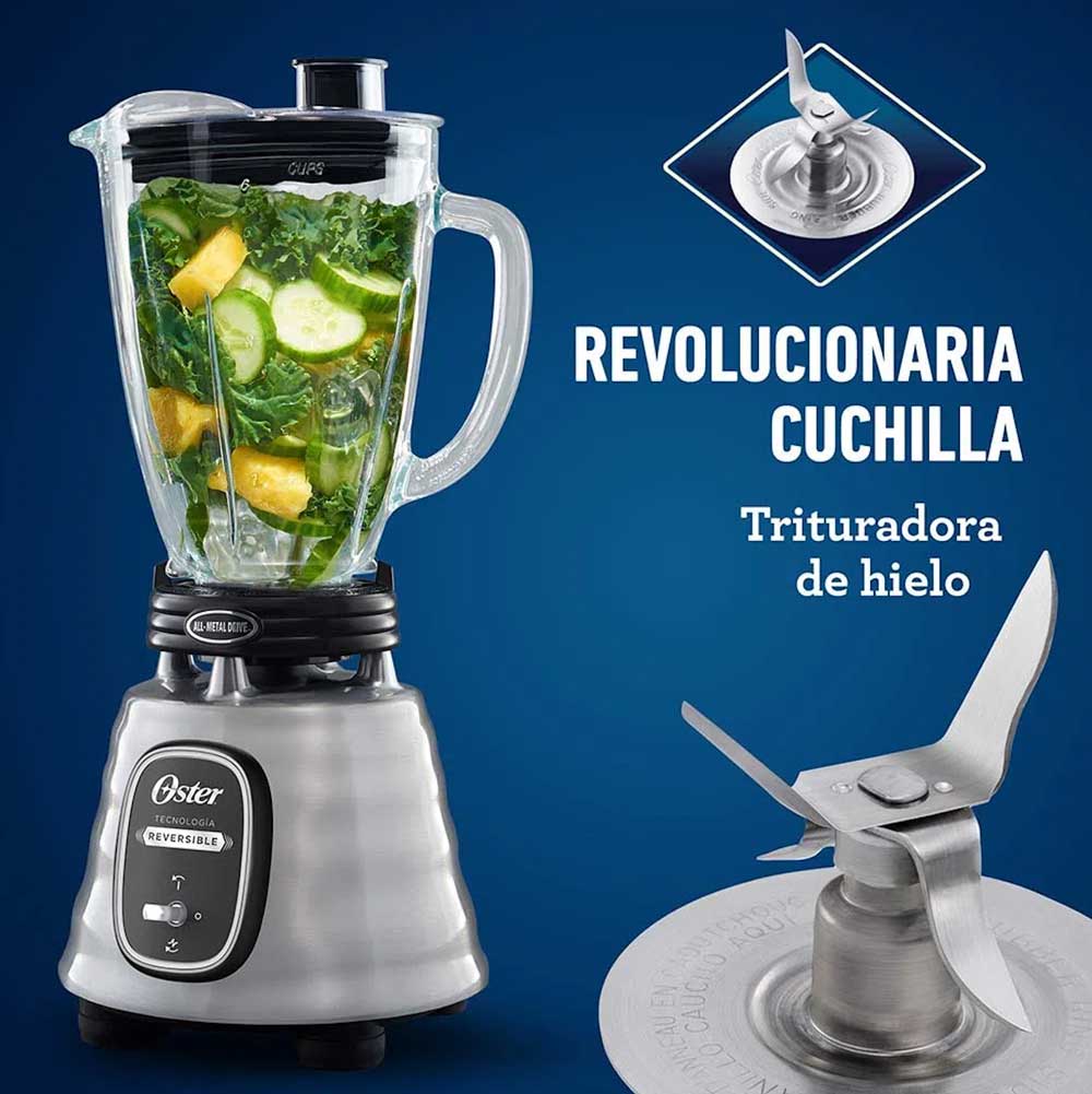 Licuadora Oster® con programas automáticos y tecnología reversible